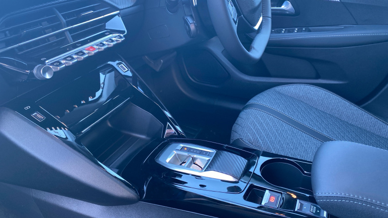 Peugeot 208 1.2 Hybrid 110 Allure 5dr e-DSC6 Petrol Hatchback